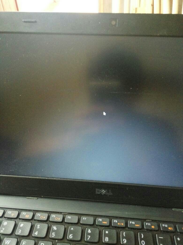 电脑启动一直是黑屏状态,电脑启动的时候一直黑屏